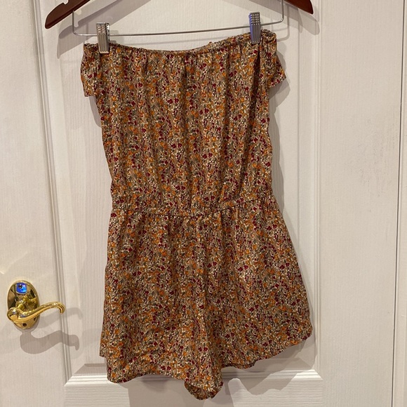 Forever 21 Strapless Floral Romper - Picture 5 of 5